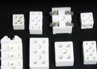 สีขาว 2 หรือ 3 ขั้ว 24A Steatite Ceramics Terminal Block Connector Insulators