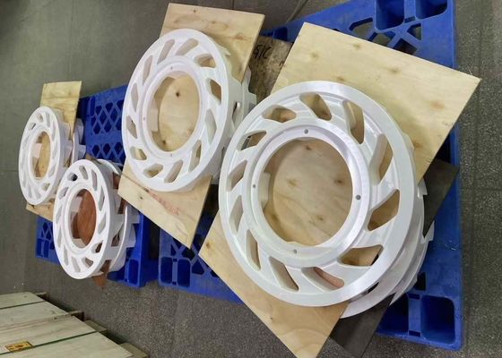 ความหนาแน่น 3.8-3.9 G/cm3 ความแข็งแรงในการบิด 400 MPa Al2O3 เซรามิกสําหรับความทนทานการสกัดสูงสําหรับโมดูลพลังงาน