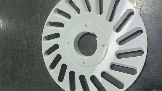 เซรามิก Al2O3 ความแข็งแรงสูง สําหรับการกันไฟฟ้า