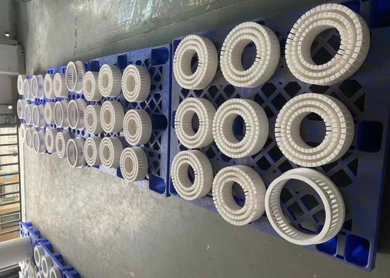 เซรามิกอ๊อกไซด์อัลลูมิเนีย มีความแข็งแรงต่อการดึง 300 MPa และความสามารถในการนําไฟ 25 W/m·K